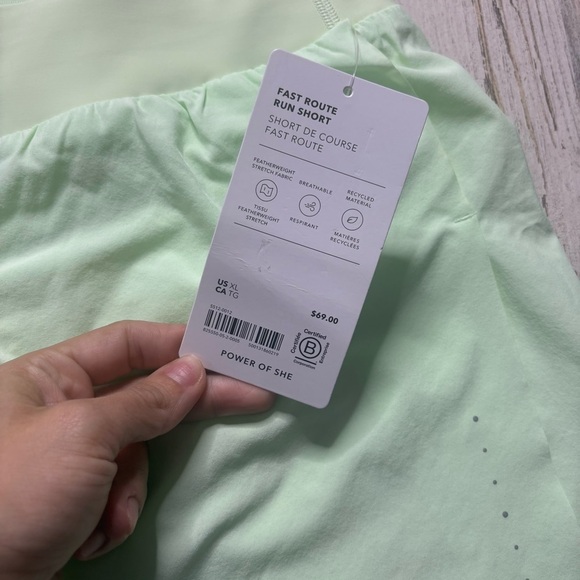 NWT Athleta Fast Route Run Athletic Shorts Size XL - Picture 3 of 6